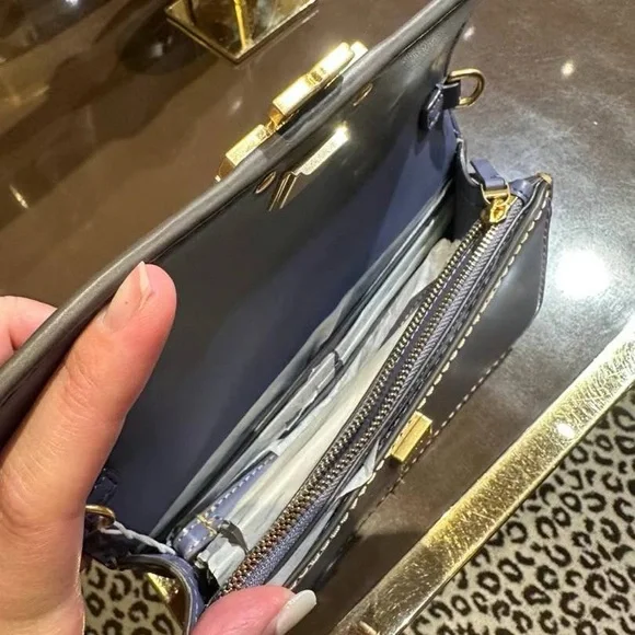 NWT TORY BURCHBRITTEN SMOOTH CHAIN WALLET W. WRISTLET141071